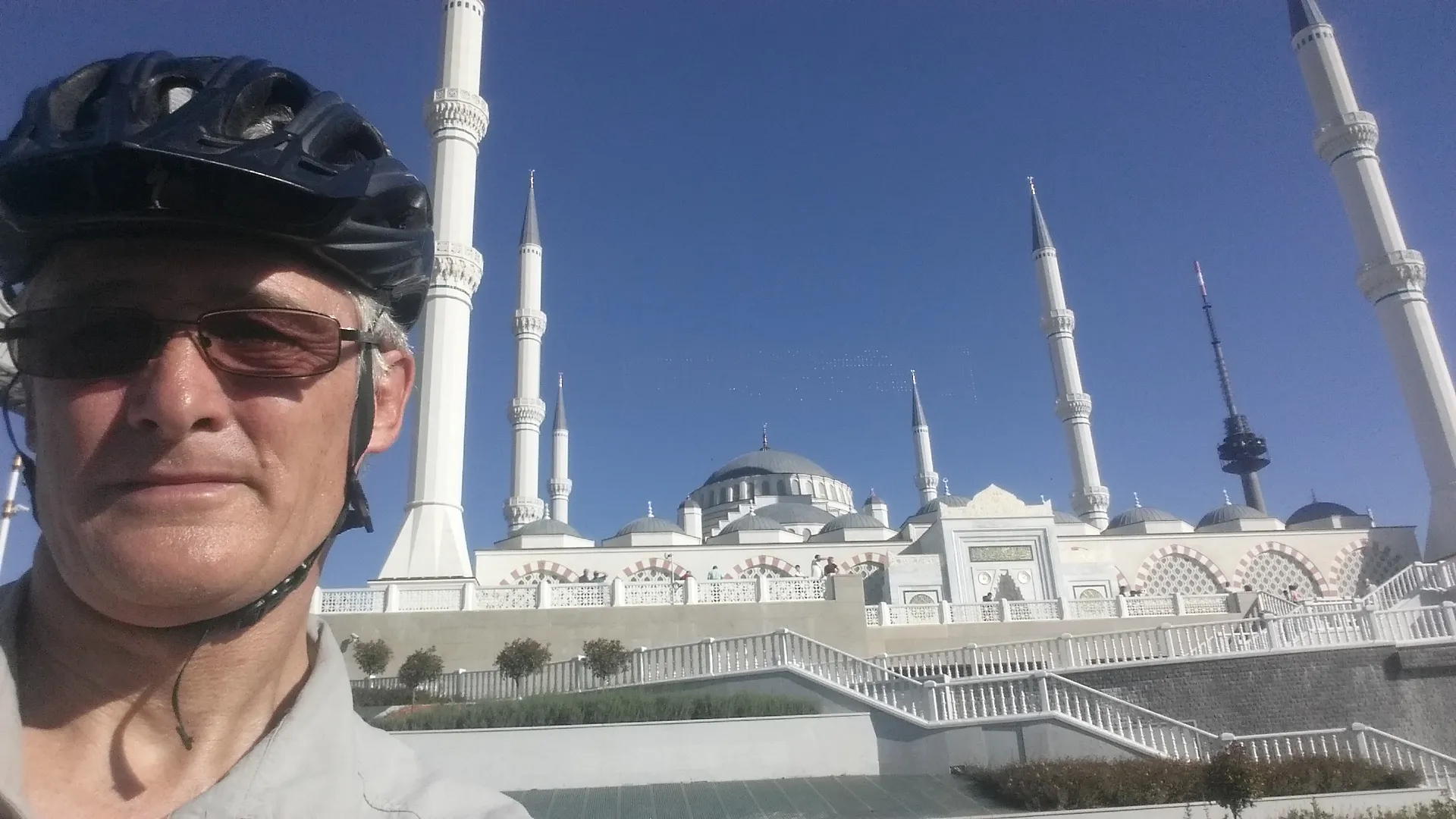 Dave in front of a Mosque